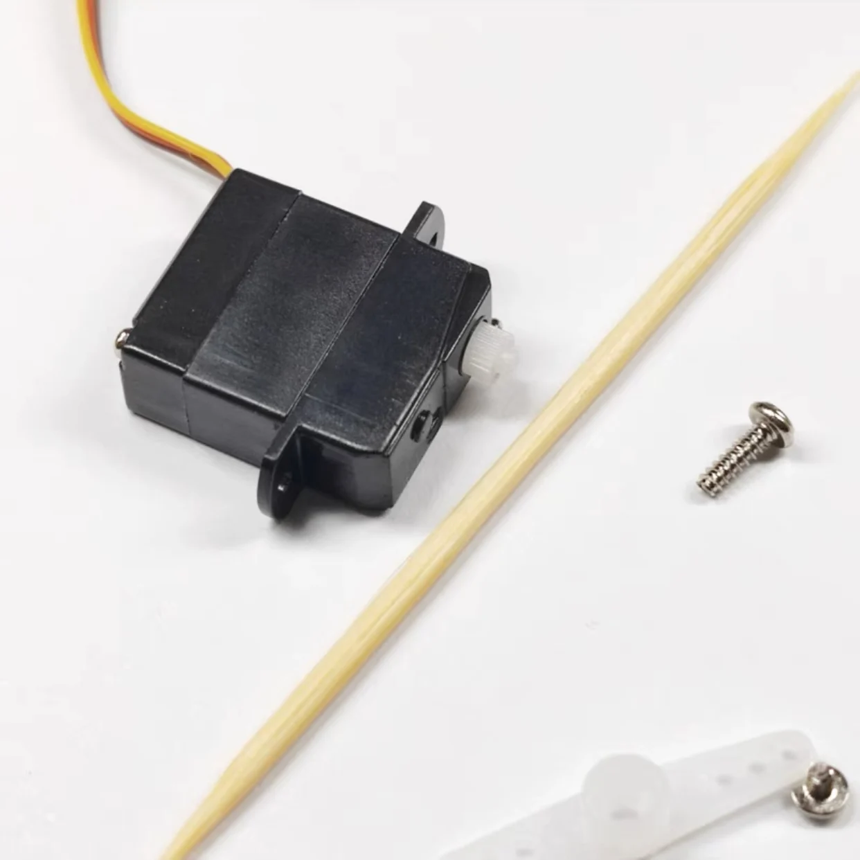 1.7g Mini Servo Motor 3V 4.2V Digital Micro Rocker Arm Model Car Steering Servo Motor DIY Small Airplane Servo Server