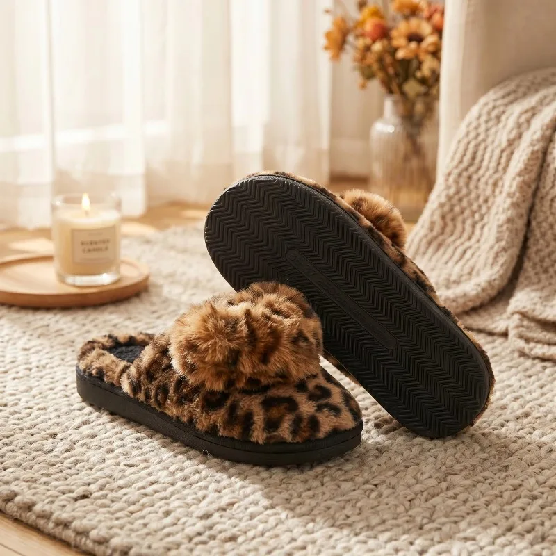 Leopardfarbene, flauschige Hausschuhe für Damen, Winter-Hausschuhe, warm, plüschig, süß, im Liebesstil, große Größen, Mädchen-Hausschuhe aus Baumwolle. – Detail 7