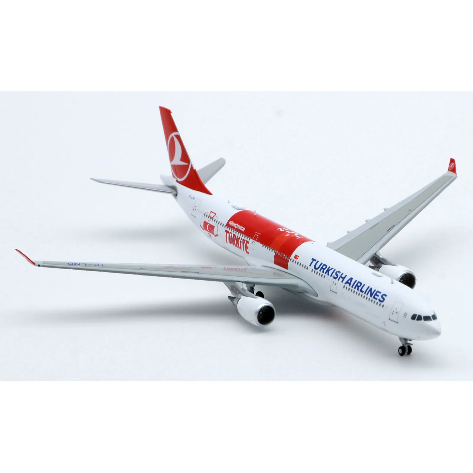 EW4333011 Alloy Collectible Plane JC Wings 1:400 Turkish Airlines \