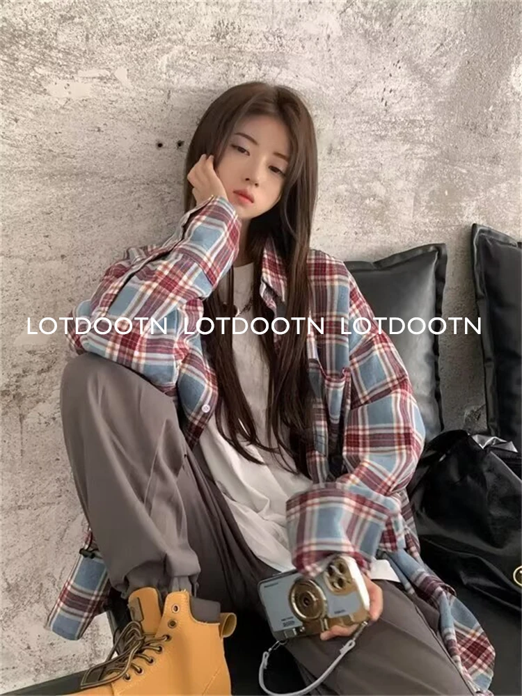 Lotdootn เสื้อเบลาส์ลายสก๊อตวินเทจเสื้อเชิ้ตแขนยาวทรงหลวมสำหรับผู้หญิงเสื้อเชิ้ตกระดุมแถวเดียวลำลองมีกระเป๋าสำหรับฤดูใบไม้ผลิฤดูใบไม้ร่วง