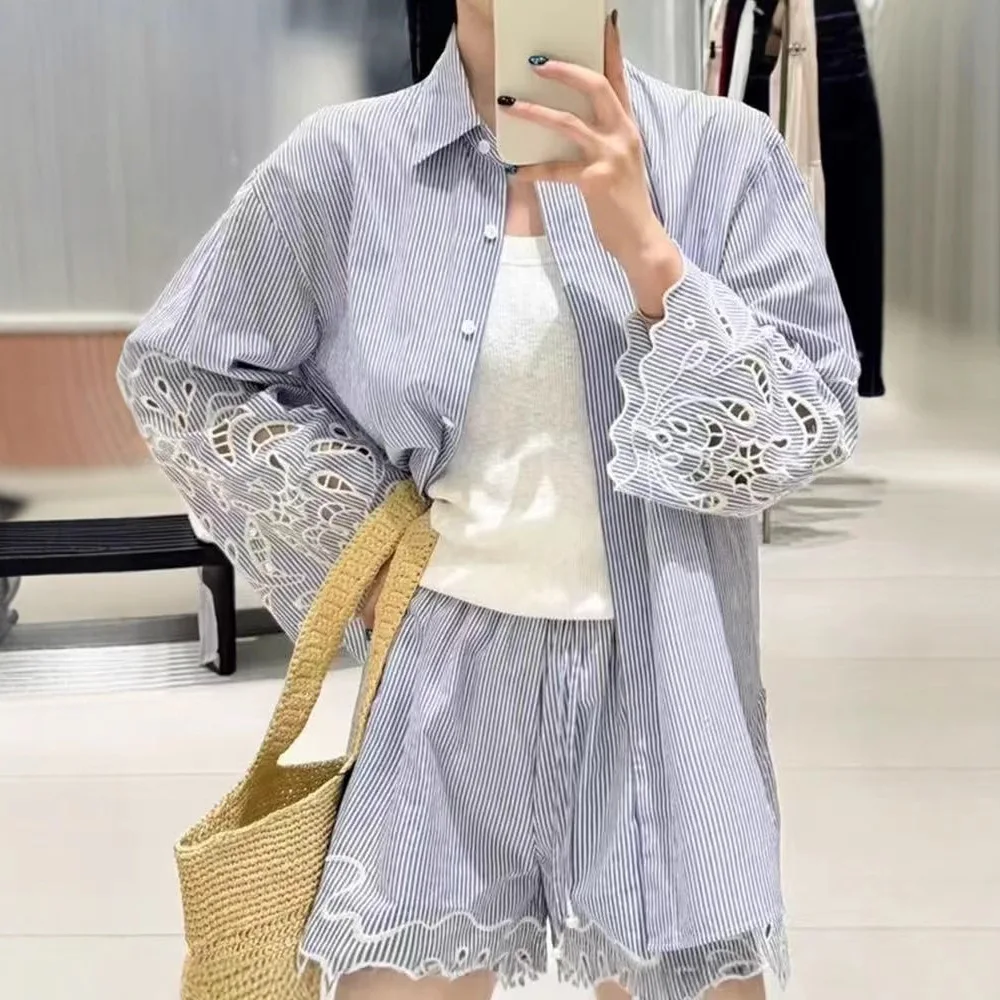 

Laid-ba Sle Blue White Striped Hollow Embroidery Loose Collar Casual irt And orts Set Faionable Autumn Winter Outfit