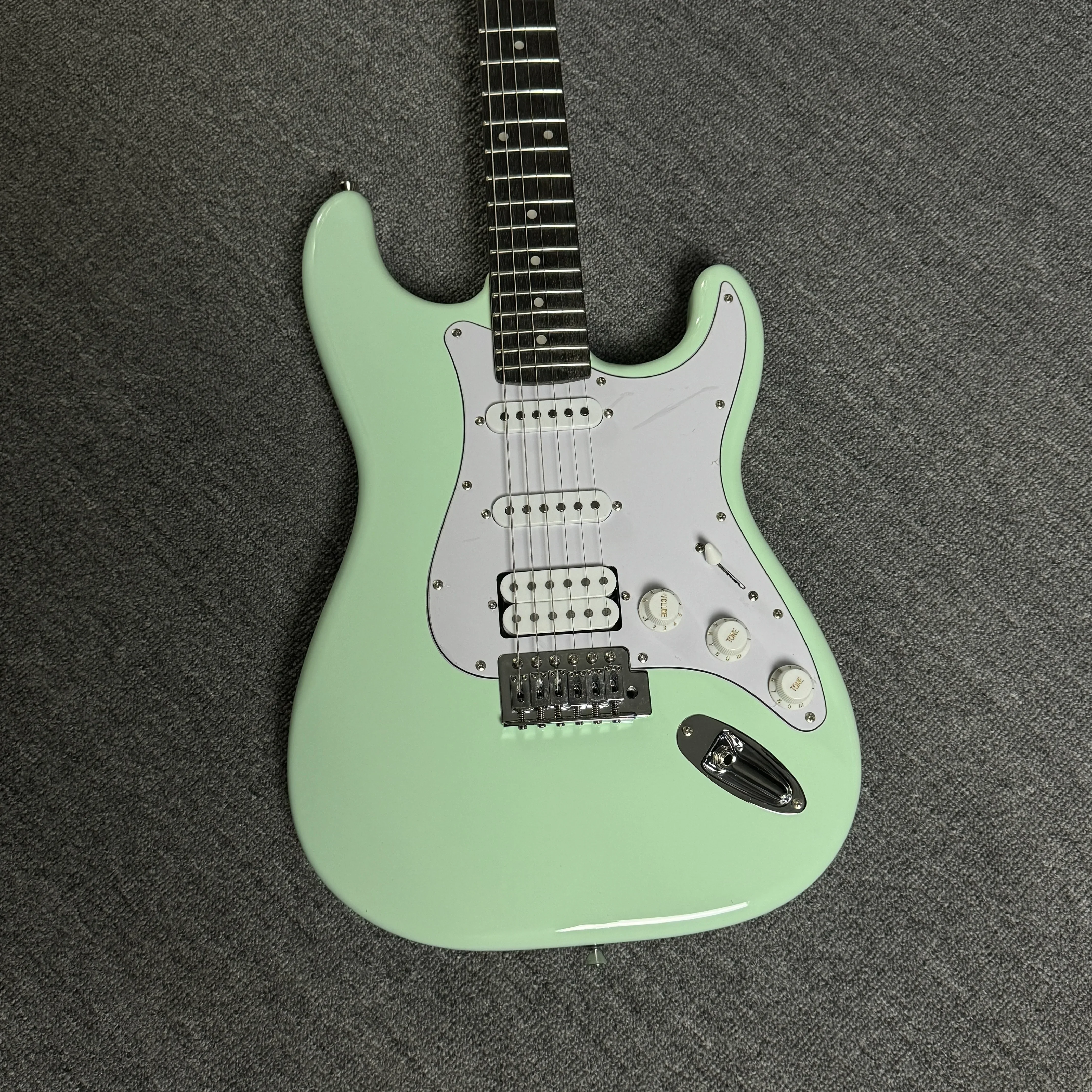 

free shiping Green White ST Work Fine Feel Comfortable Sound Super Great Electric Guitar Roosewood Fingerboard Mahogany Body