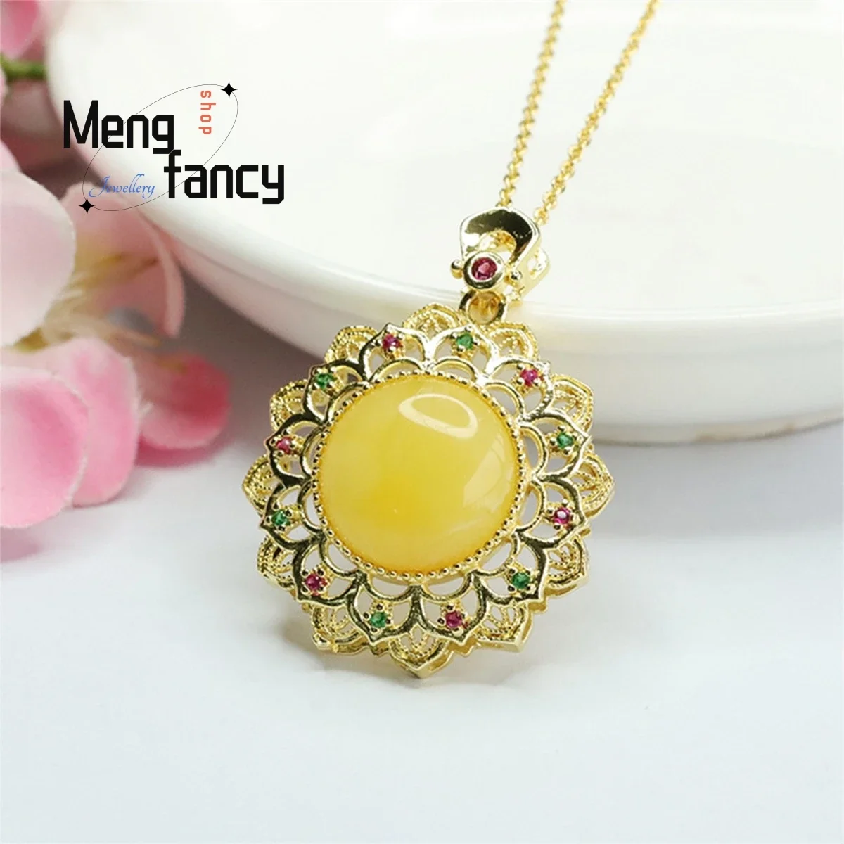 Natural Honey Wax Amber Sunflower Egg Face Necklace Simple Generous Personalized Light Luxury Fashion Versatile Beauty Jewelry