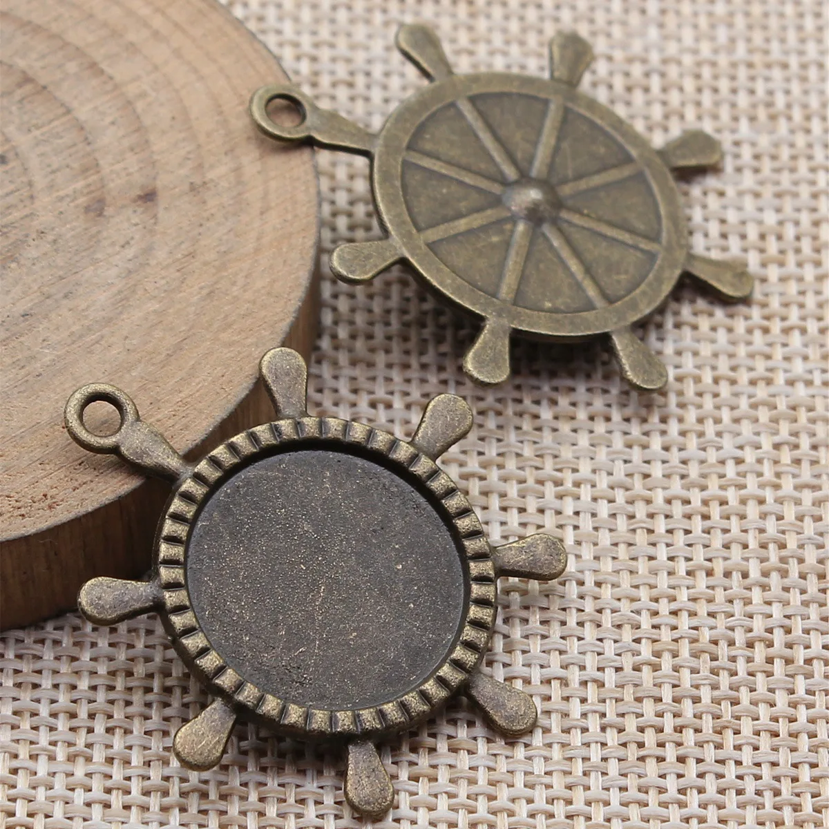 10pcs Inner Size 20mm(0.79inch) 2 Colors Round Rudder Style Cameo Cabochon Pendant Base Setting Jewelry Accessories