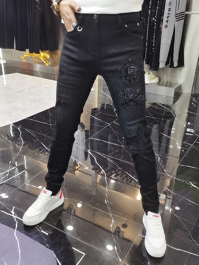 

Men's Slim Fit Fashionable Denim Jeans Autumn Winter Style Skeleton Head Rhinestone Embellished Fleece Lined Trendy Black Pants