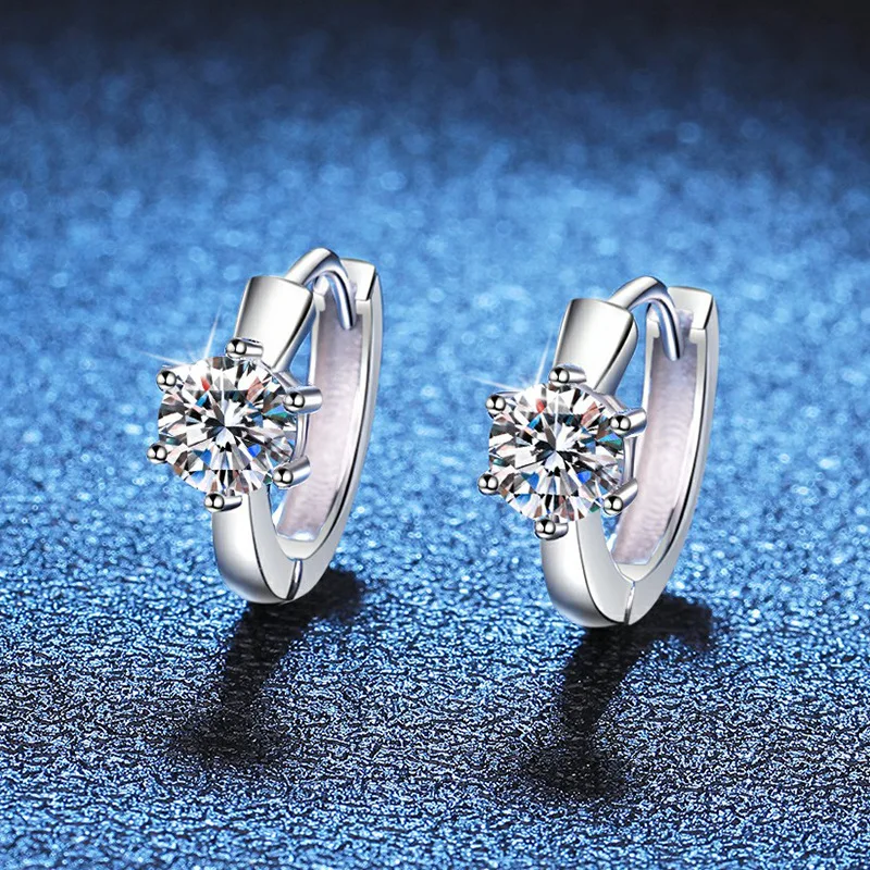 

D-Color Moissanite Earrings Classic 18K Gold Set with Diamond Six Claws 0.5 Carat Moissanite Platinum Earrings PT950 Imprint