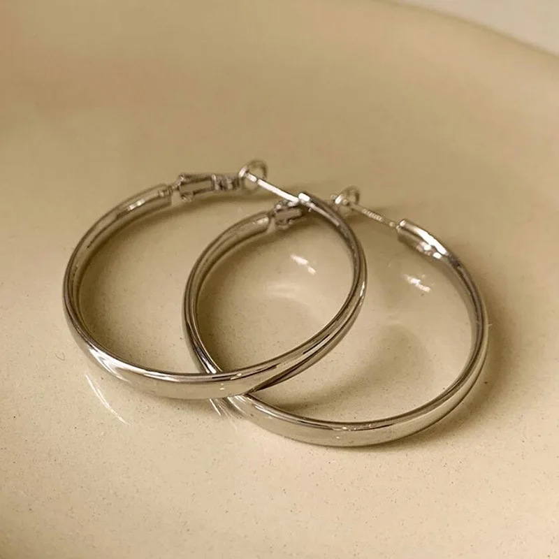 Classic Hollow Thick Loop Large Circle Hoop Earrings Never Fade Stainless Steel C-Ring Piercing Earrings Fashion Jewelry