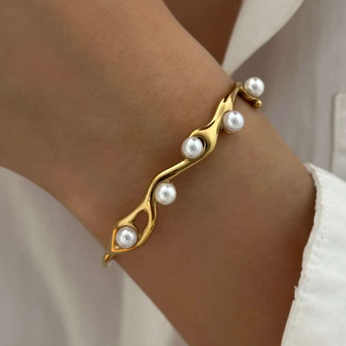 Vintage-Armreifen aus Edelstahl mit simulierten Perlen und Wellenmuster für Damen und Herren, bunter Zirkon-Stern, Liebesherz, gedrehter Armreif, Schmuck – Detail 16