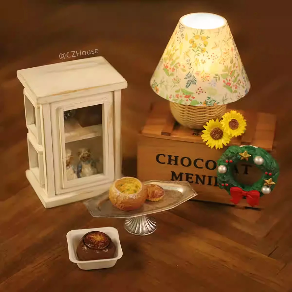 1/6 Lampada da tavolo floreale vintage Modello di casa delle bambole Accessori per mobili in miniatura Bjd Ob11 Blyth Soldier Lol Arredamento camera da letto Giocattolo leggero