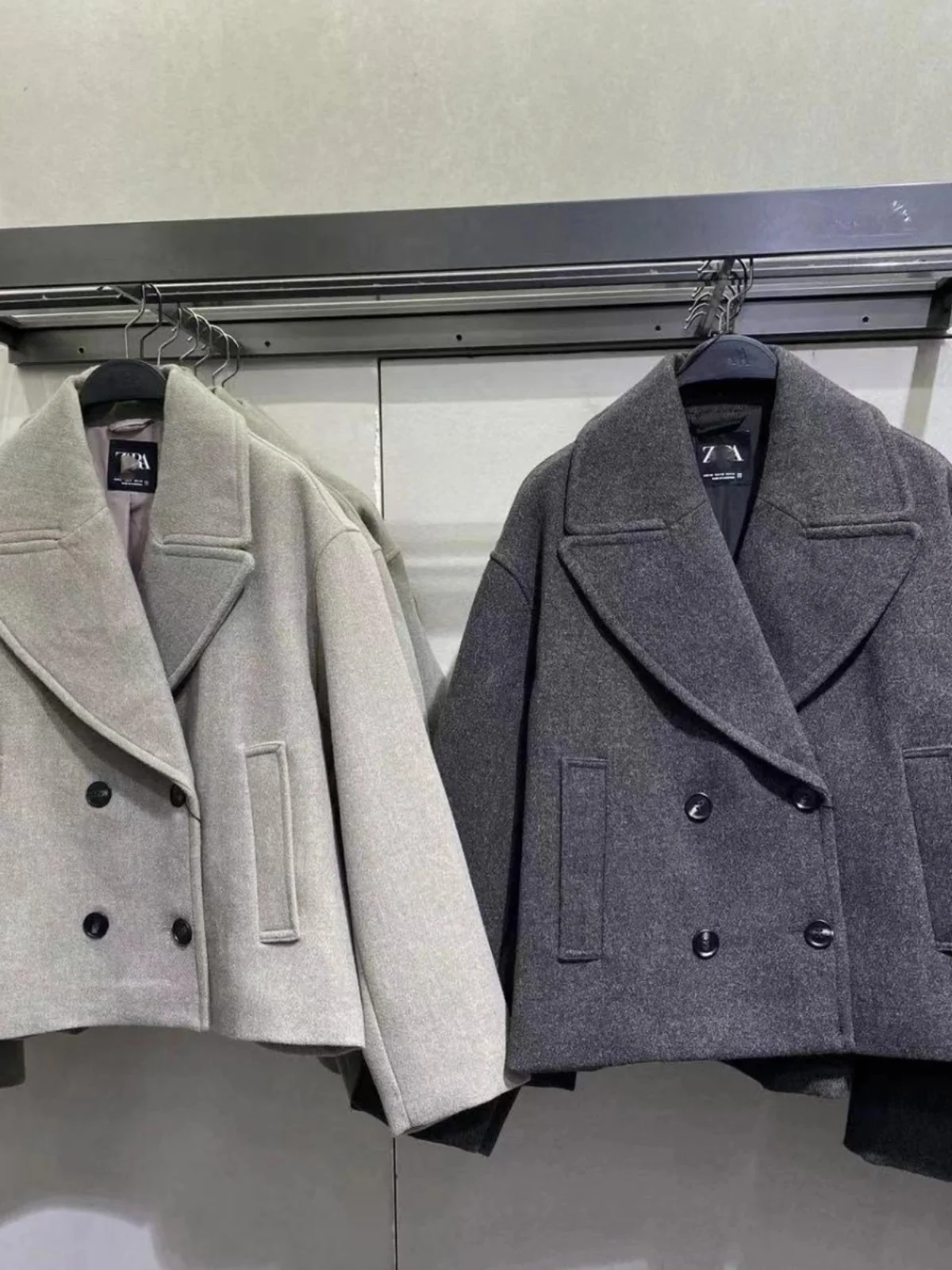 

Новинка осенне-зимнего сезона: Женское шерстяное пальто с длинными рукавами, двубортное, с отложным воротником, для повседневной носки, элегантная женская верхняя одежда