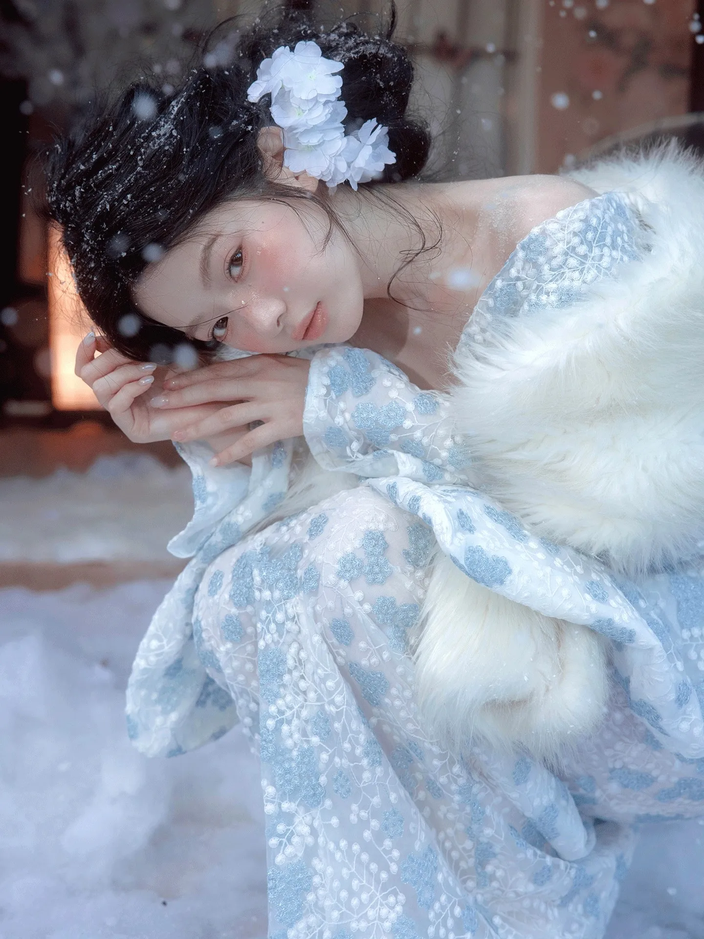 Women's Japan Style Two-Piece Set Kimono Blue and White Color Yukata with Silver Embroidery Snowscape Photo Shoot Dress Cosplay