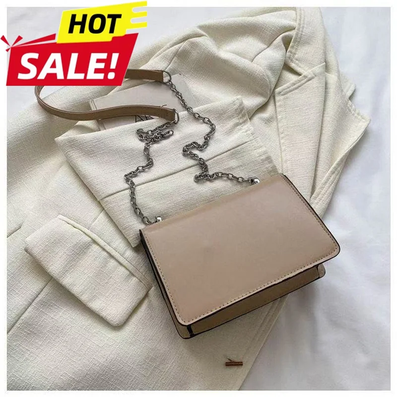 

Fashionable Crossbody Bags Solid Color Shoulder Bags Metal Letter Logo ChainLink Strap Featuring Magnetic Button for Daily Use