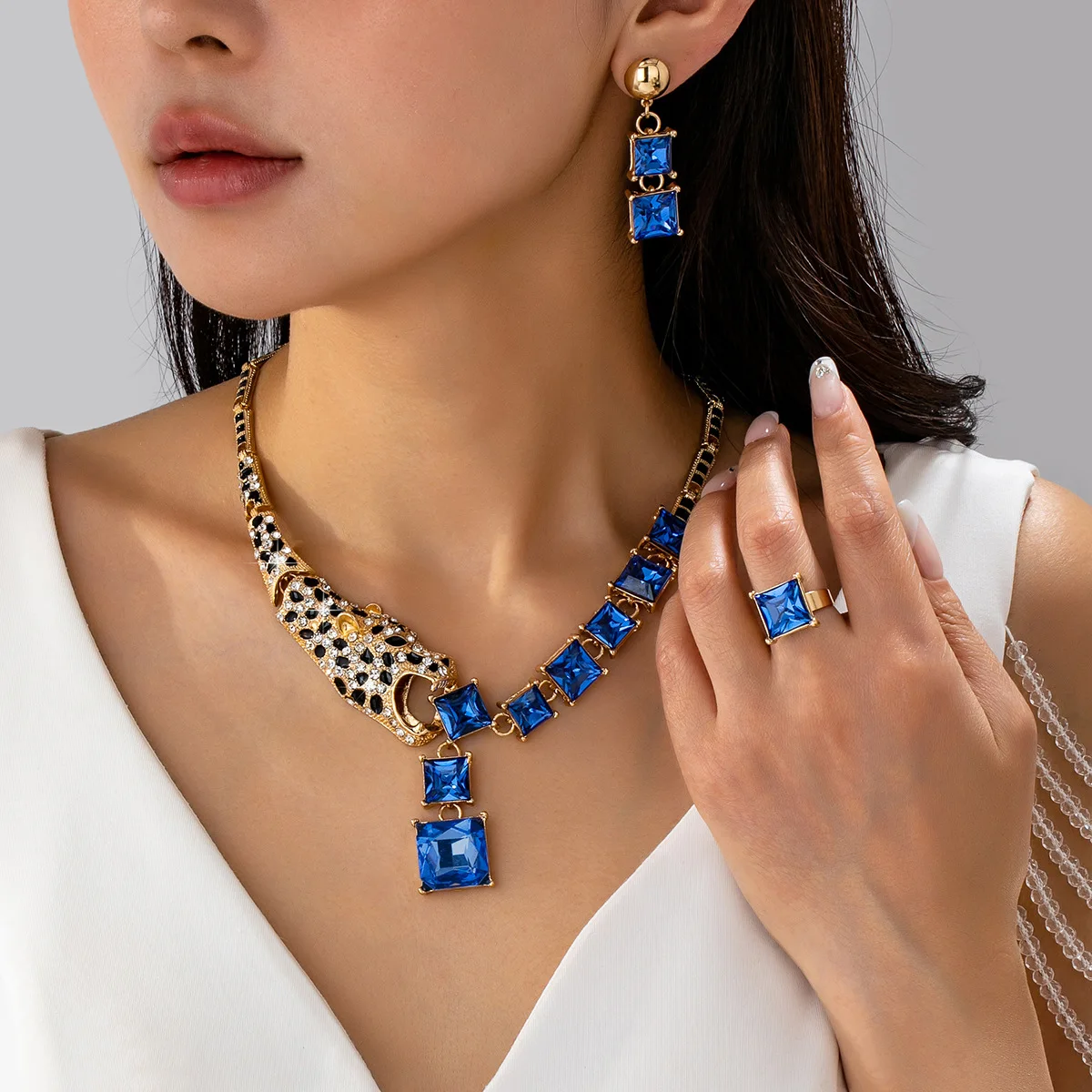 

Luxury Gold Color Blue Crystal Leopard Statement Necklace Earring Ring for Women Party Wedding Animal Jewelry Sets