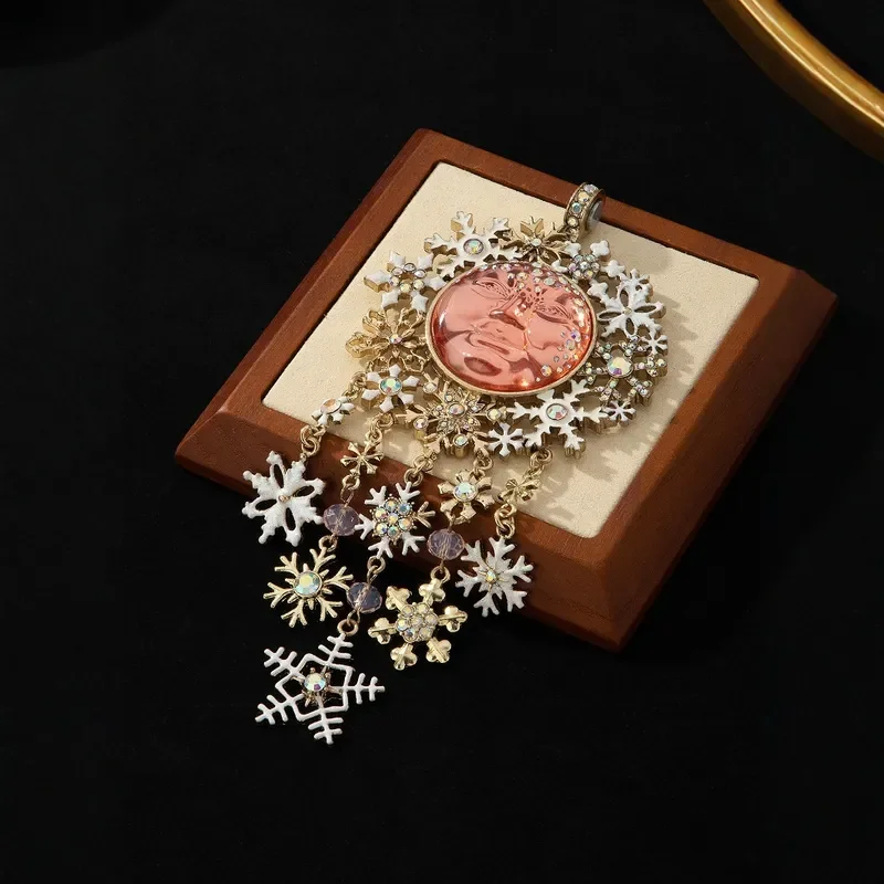 Electroplating medieval Moen face magnetic pendant niche design Christmas snowflake moonstone enamel fringed pendant
