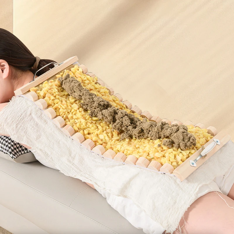 Traditionelle Feuerdrachen-Moxibustion: Wärmetherapie für den Rücken, Moxa zur Entstauung des Bauchmeridians, Gesundheitspflegepraxis – Medizin