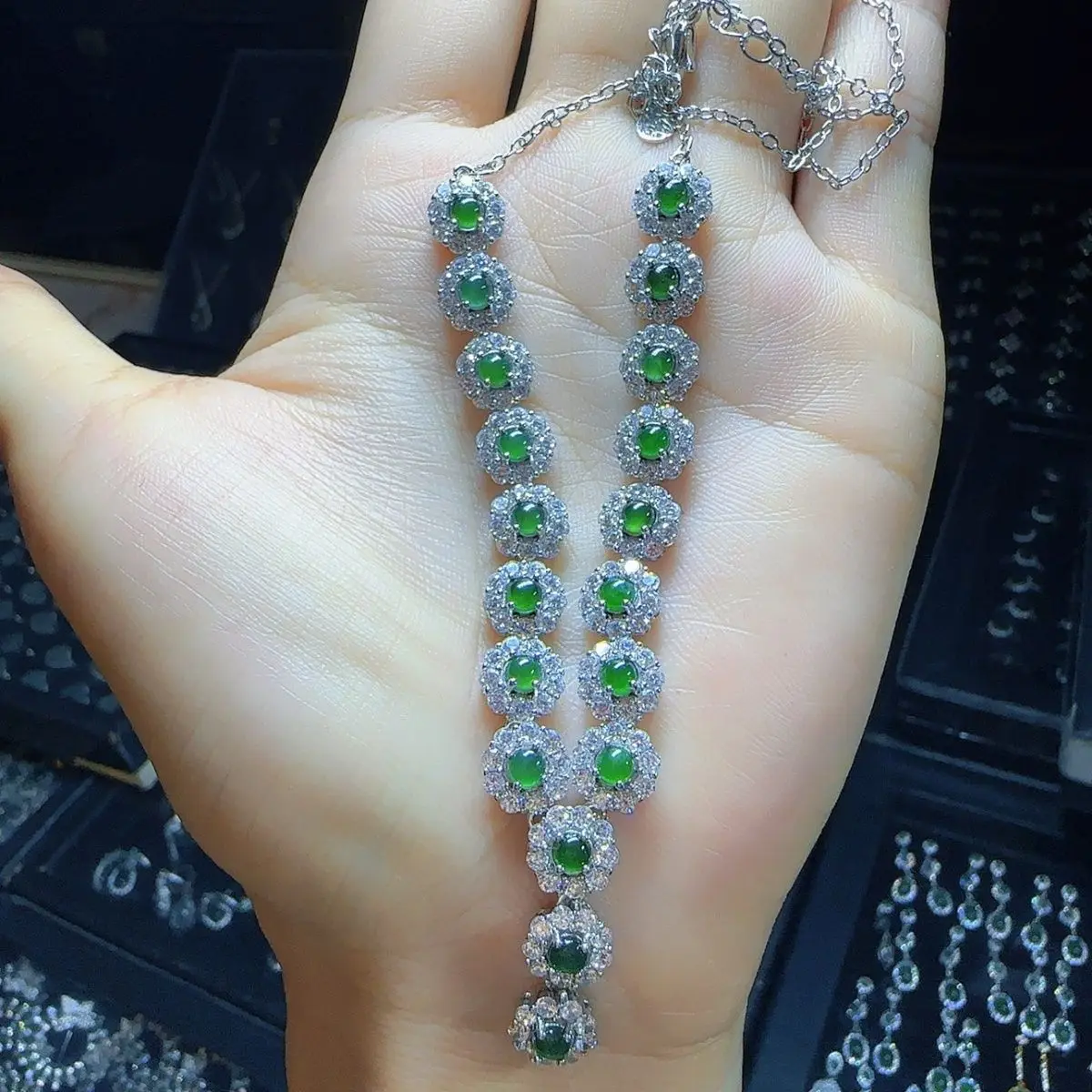 

Natural A jadeite ice yang green egg noodle chain (choose the best one for diversity)