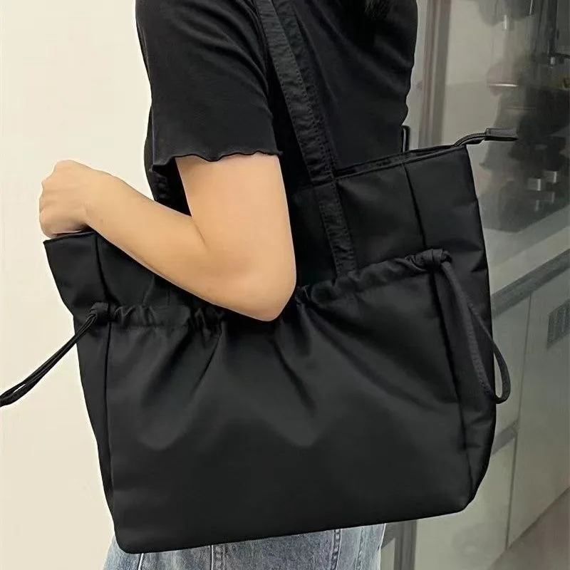 Mulheres de deslocamento bolsa à prova dwaterproof água náilon senhoras bolsa ombro grande capacidade sacos de compras viagem cordão feminino grandes totes