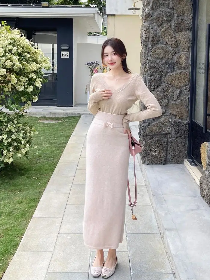 

Модный осенний комплект для молодых женщин: шерстяной вязаный свитер VVS Girls с V-образным вырезом и облегающая юбка с высокой талией