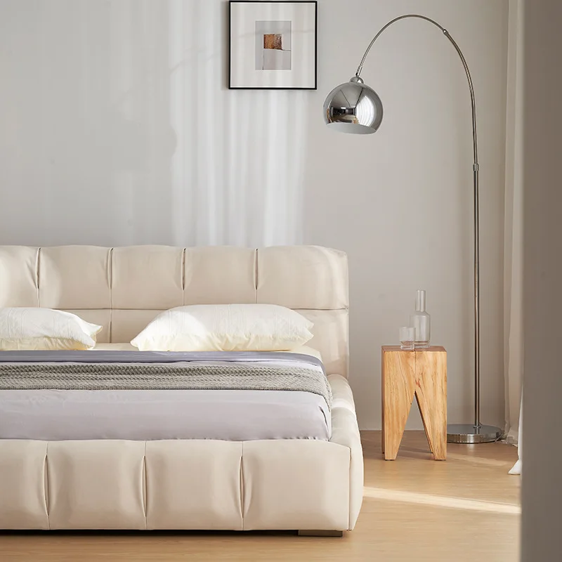 سرير ناعم من القماش المنتفخ بالرياح الكريمية، سرير فني خفيف فاخر، شقة كبيرة، غرفة نوم رئيسية إيطالية بسيطة بطول 1.8 متر، قماش غير لامع #4