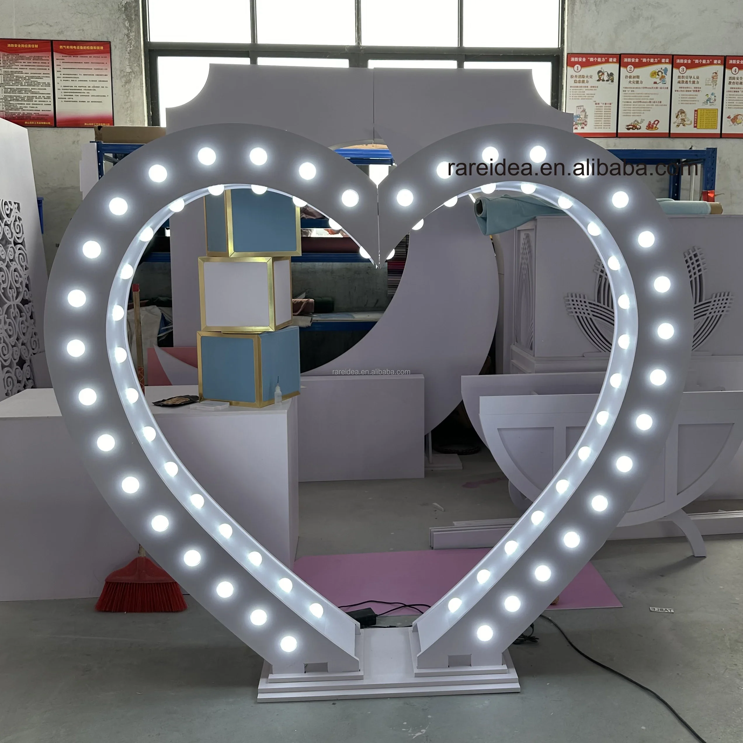 Luxury Wedding Decoration Supplies Heart Shaped Led Backdrop Stage Decorations