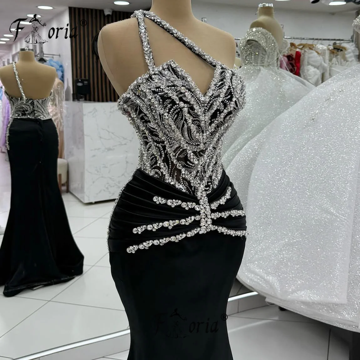 Elegant Black Across Heckline Mermaid Party Dress Major Silver Crystal Evening Prom Event Dresses Sexy Customized Cocktail Dress