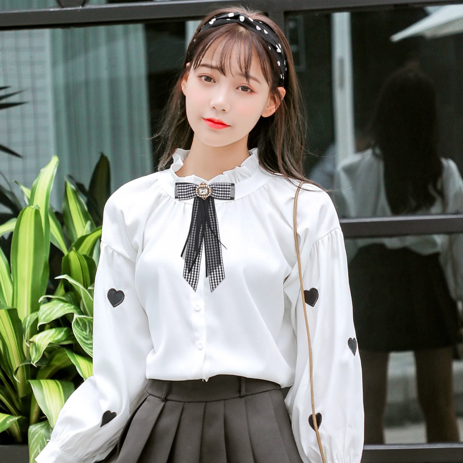 1Pcs Rhinestone Pearl Shirt Bow Tie Delicate Clip on Women Suit Tie Wedding Party Gift Women Shirt Bowtie Imitated Pearl Bowtie