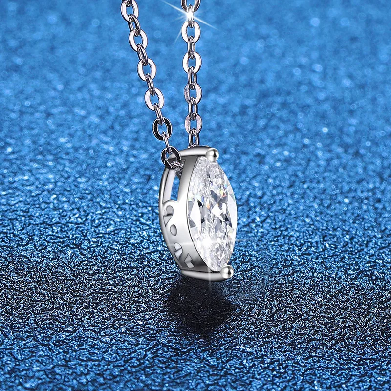 D color moissanite pendant high-end special-shaped marquise pendant 1 carat moissanite silver necklace platinum PT950 mark