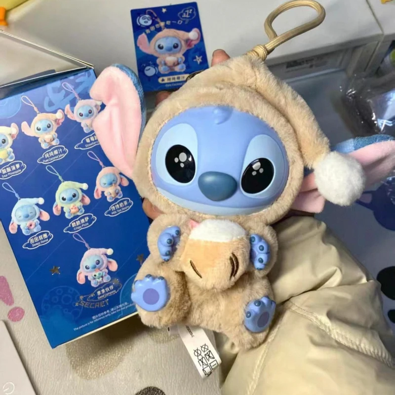 ตุ๊กตาจี้รูปสติทช์จากซีรีส์ "Stitch Eat Something Before Sleep"  แบบสุ่มในกล่องไวนิล ของเล่นตกแต่งกระเป๋า ของขวัญวันเกิดและเทศกาล