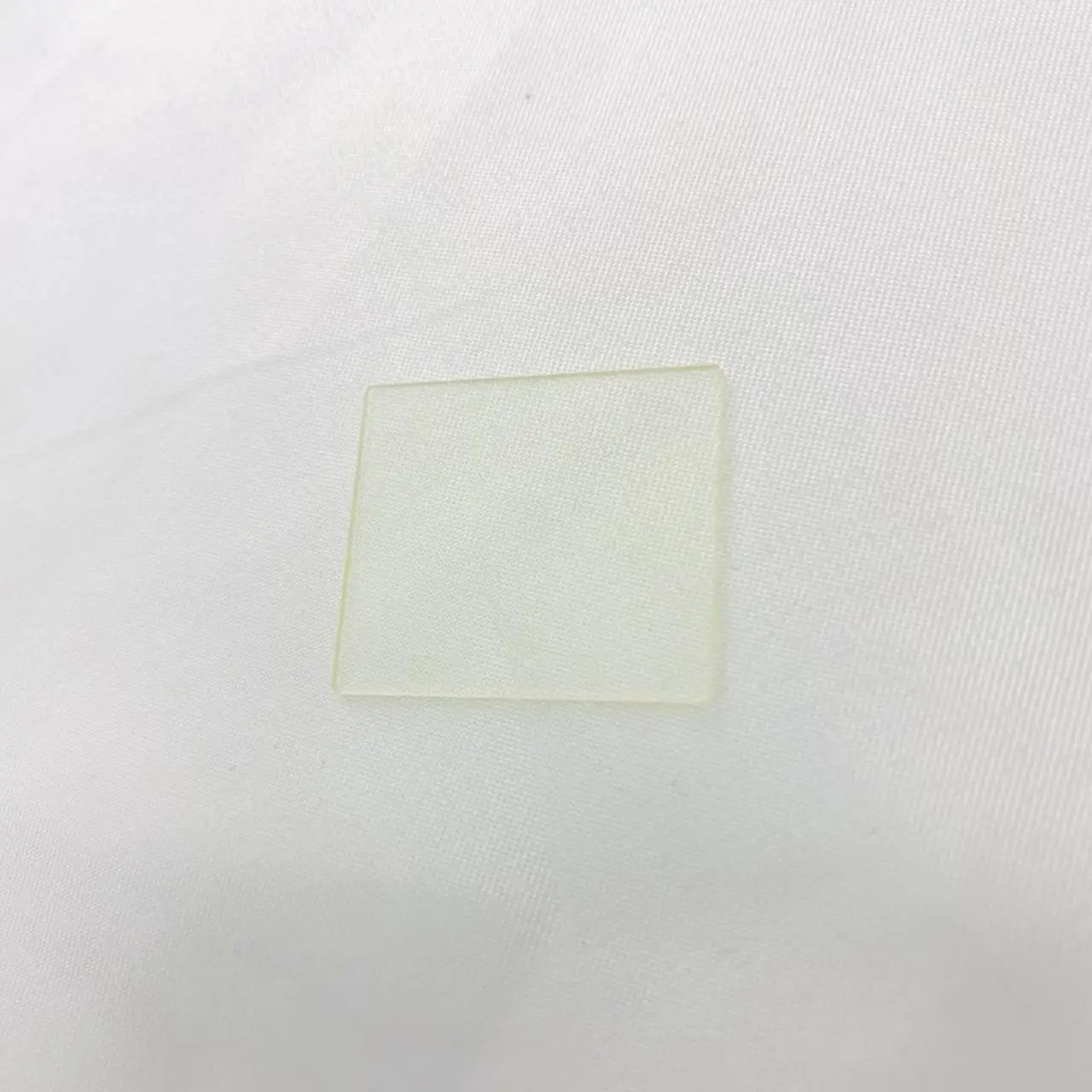 2Pcs Total Size 29x25x1mm 400nm Long Pass Yellow Filter Glass JB400 For Camera