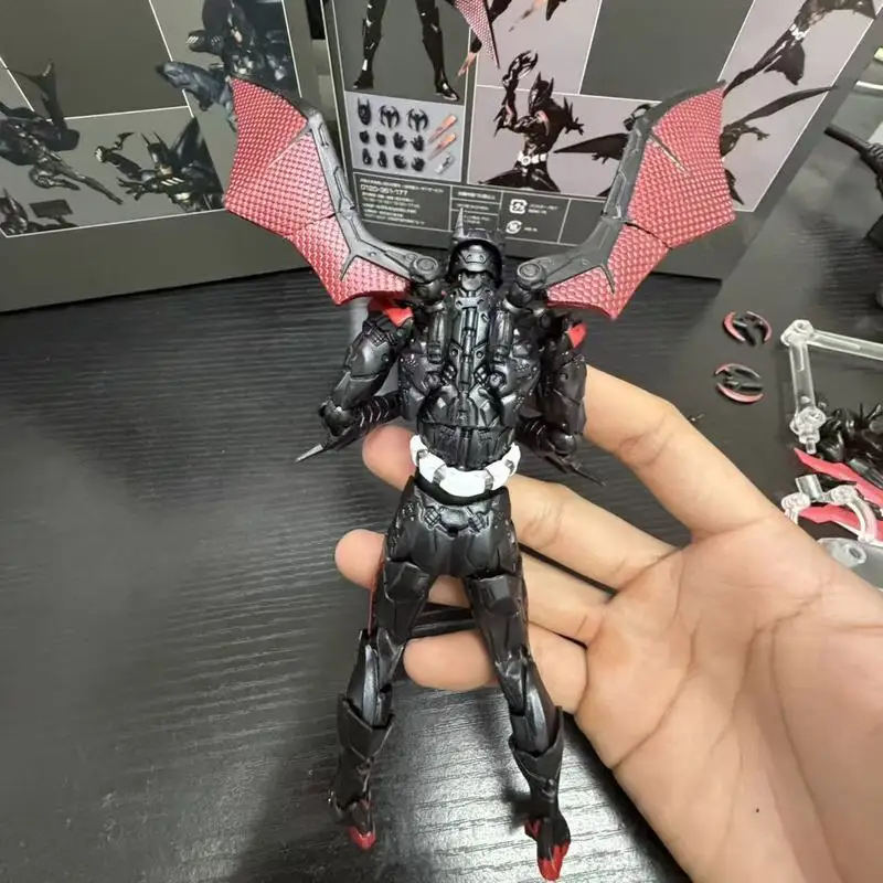 Revoltech Batman Beyond Dc Amazing Yamaguchi Ko Articulated Action Figure 170mm Pvc Abs  Collectible Model For Adult view 4