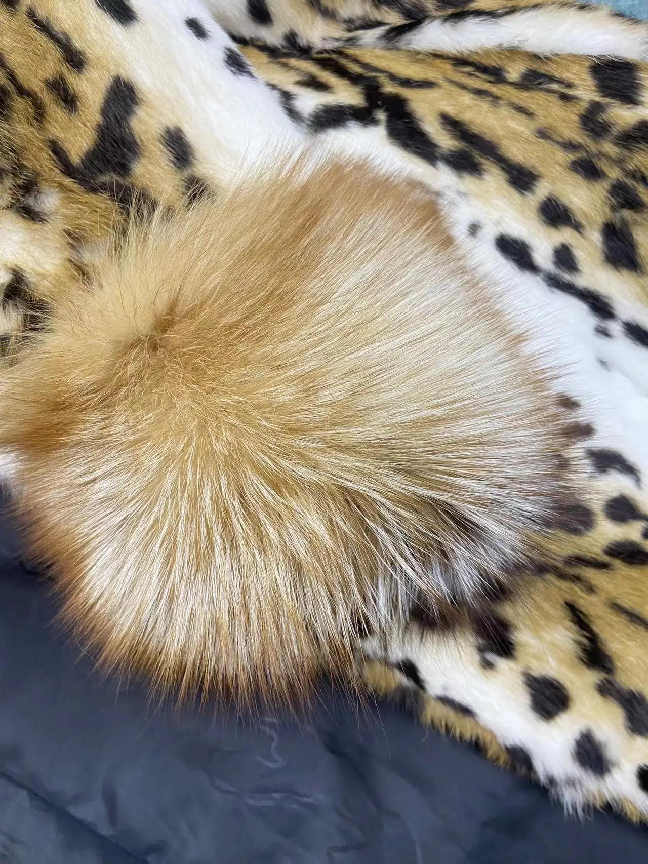 FURYOUME Women's Real Fur Coat Long Winter Rabbit Fur Jackets Plus Size Big Fox Fur Collar Fuzzy Furry Overcoat Full Pelt