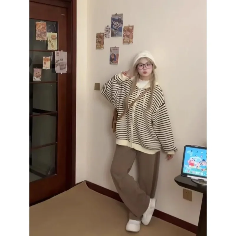 Nuevo Cárdigan de punto a rayas contrastantes con capucha que combina con todo, suéter informal holgado de invierno para mujer, Top de moda con cremallera