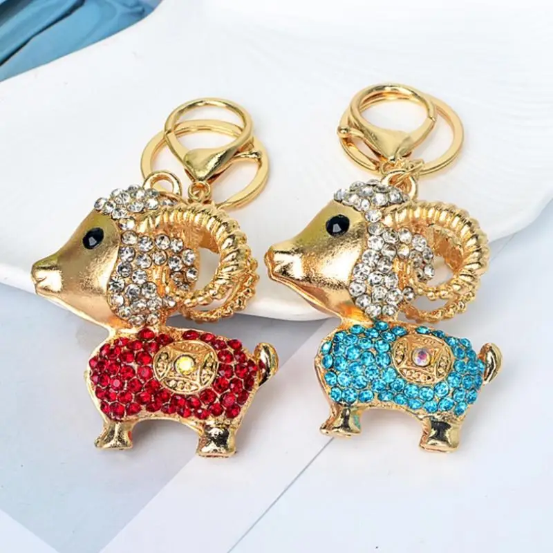 Vergoldeter Strass-Schaf-Schlüsselanhänger mit glänzenden Kristallen, ideal als Taschenanhänger, Schlüsselhalter, Geschenk. – Detail 9