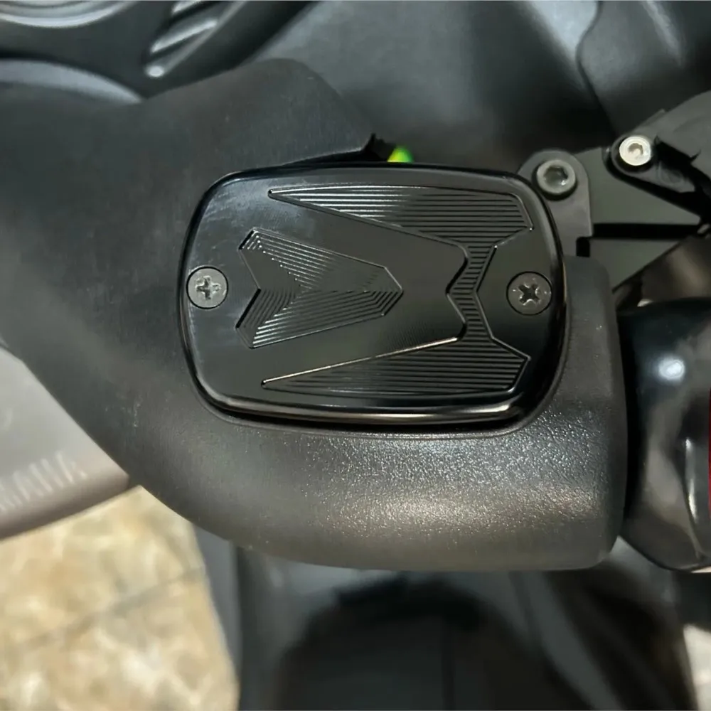 

Motorbike Brake Fluid Tank Cap T max Motorcycle Fluid Oil Reservoir Cover For YAMAHA T-Max 500 TMax 530 2012 2013 2014 2015 2016