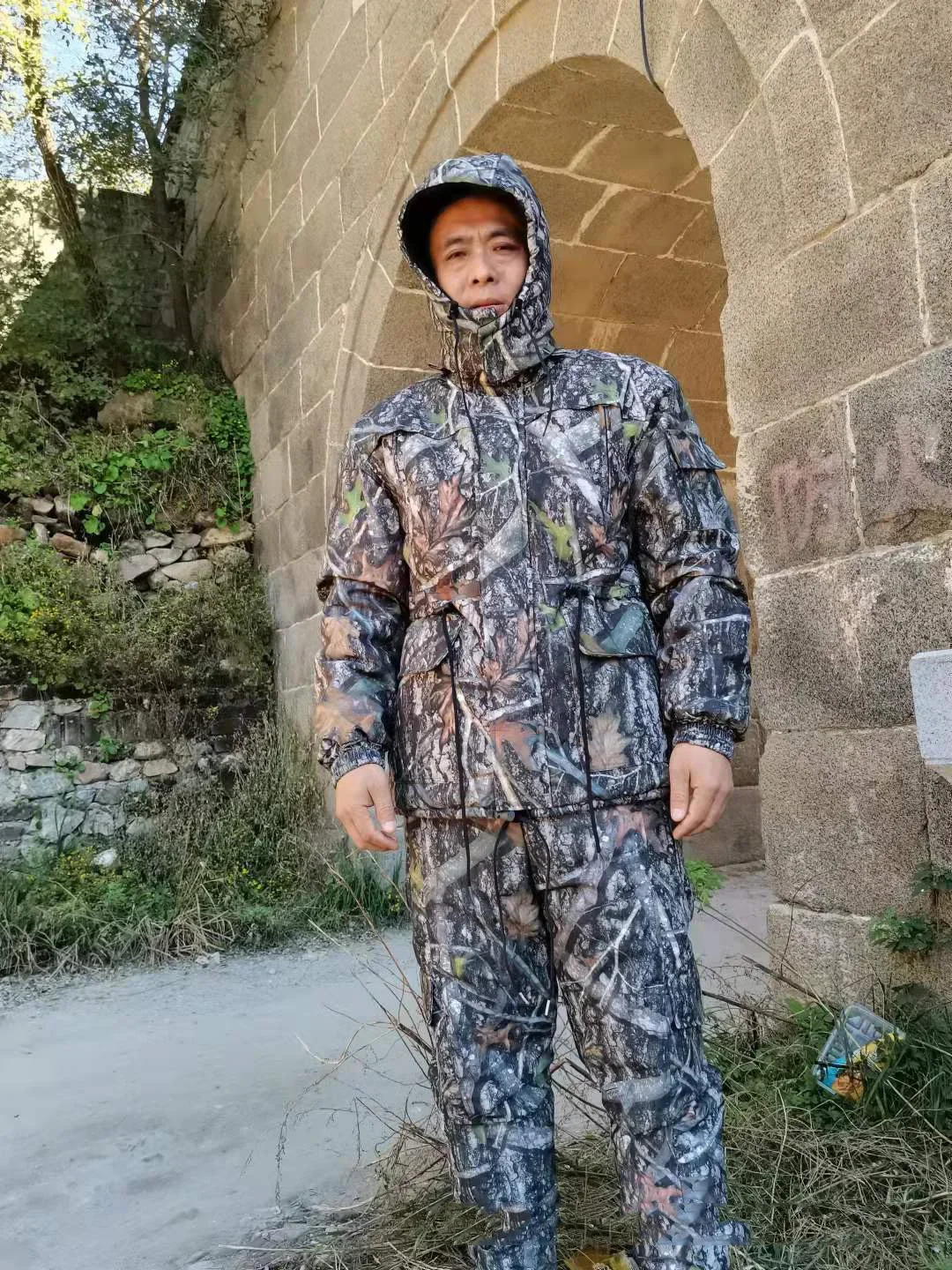 Hunting Camouflage Suit Warm One Piece Outdoor Softshell Waterproof & Breathable Blaze Orange Winter Hiking Hunt Leafy Suit