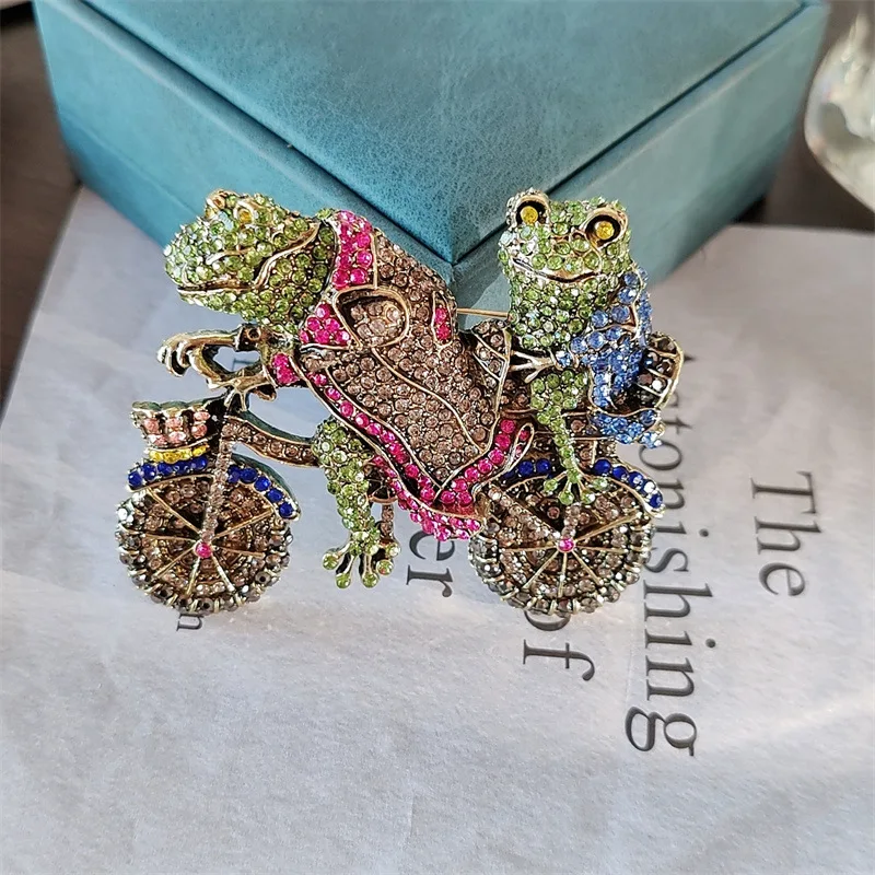 Fashionable Personality Retro Cute Rhinestone Frog Prince Bicycle Men'S And Women'S Brooch Versatile Temperament Jewelry