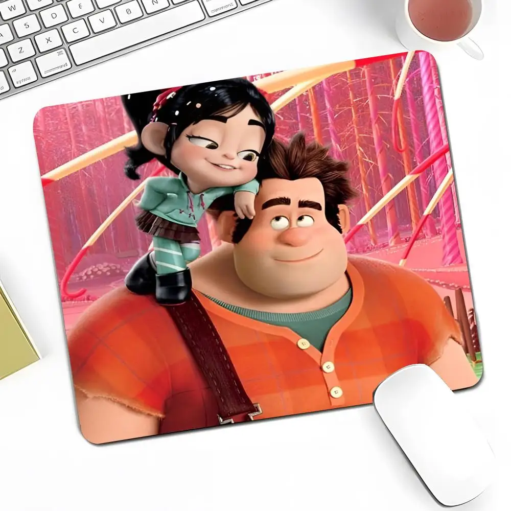 Anime W-Wreck-It R-Ralph Mouse Pad Anime Game Mouse Pad High Quality Small Desk Pad Rubber Laptop Desk Pad