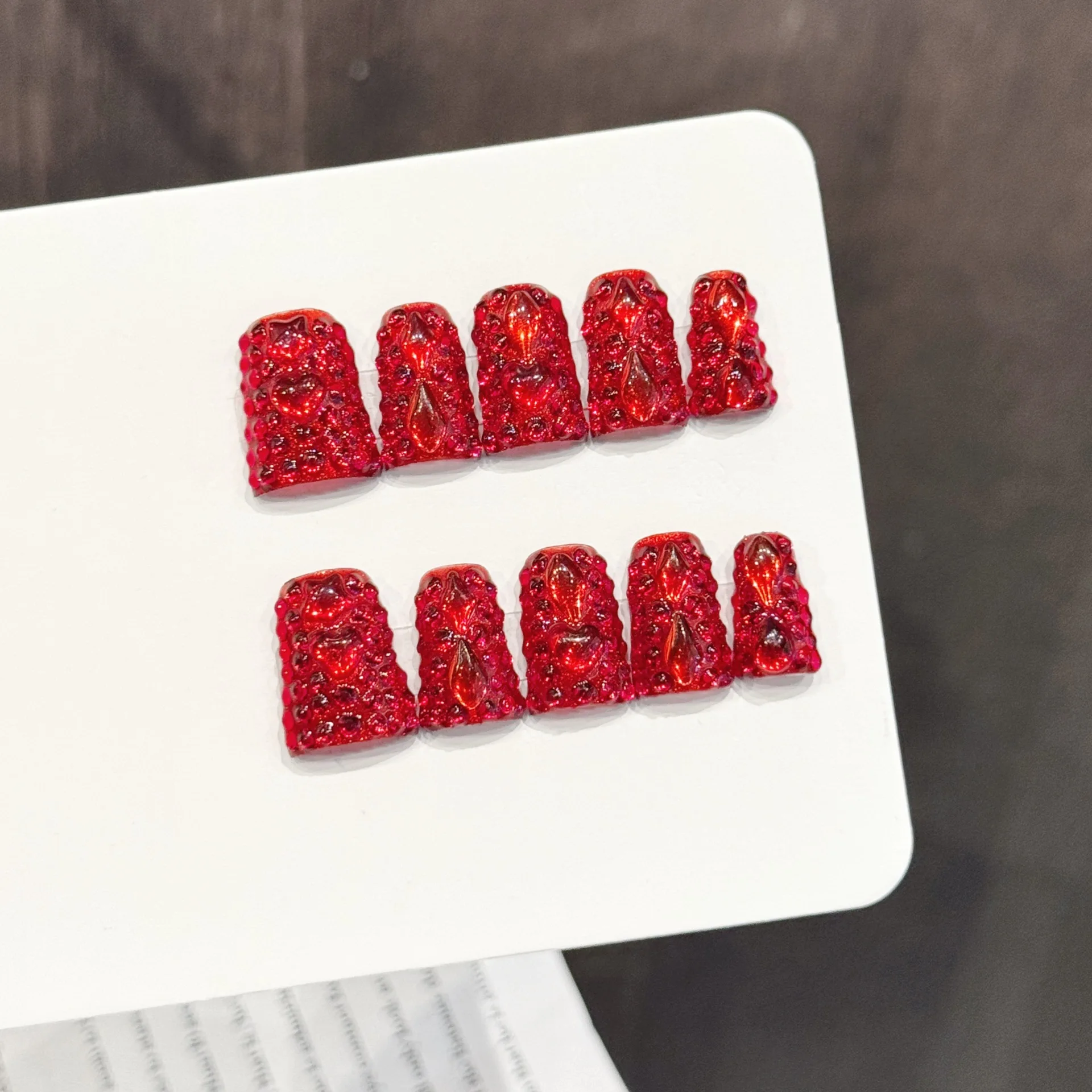 

10pcs Handmade Fake Nails Duckbill Shaped Press On Nails Red retro False Nails With 3D Crystal texture Designs