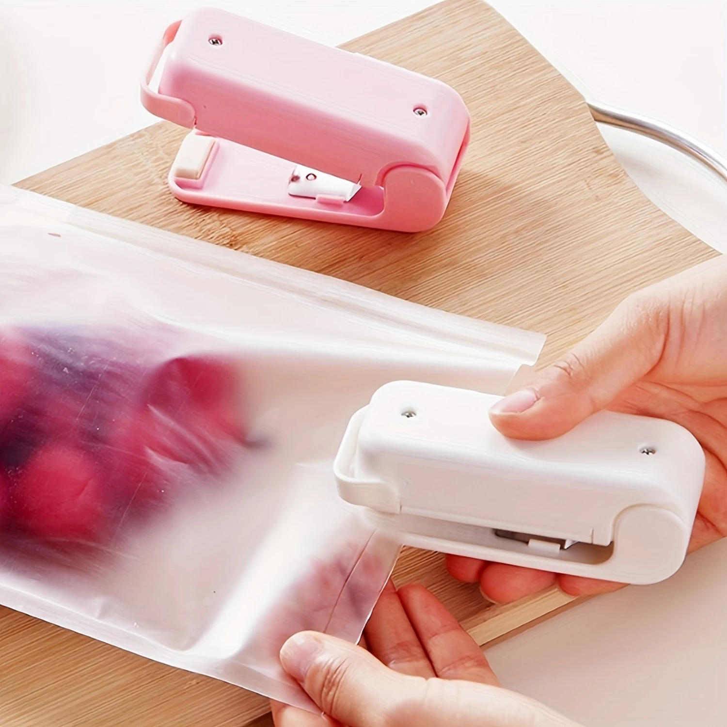 

Mini Plastic Bag Vacuum Sealer with Food Preservation Technology - Ideal for Hotels, Restaurants, Stalls, Food Trucks
