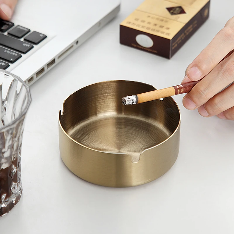 

2025 New 8CM Round Stainless Steel Cigarette Ashtray Portable Tabletop Silver Metal Ash Tray for Smoker