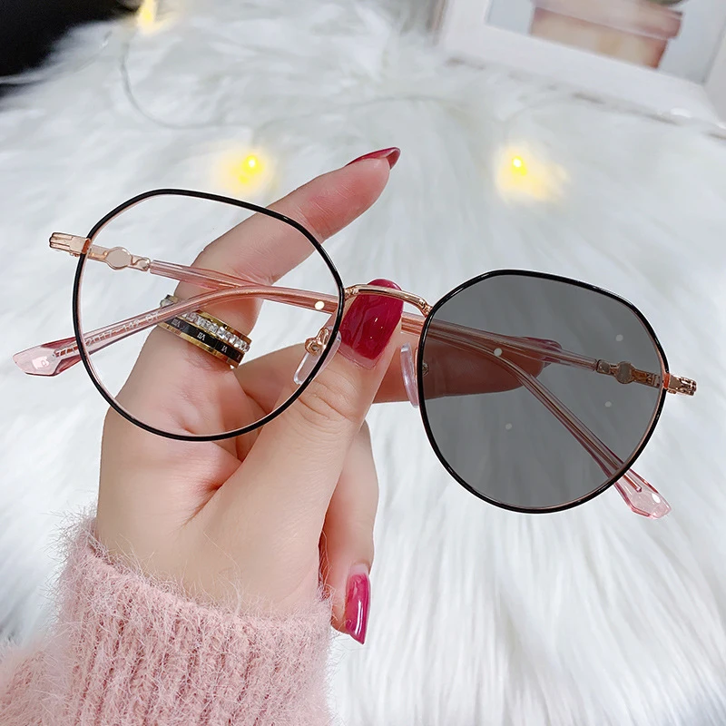 Photo-sensitive Color-changing Anti-blue Light Myopia Glasses With Fashionable Metal Frames 9771