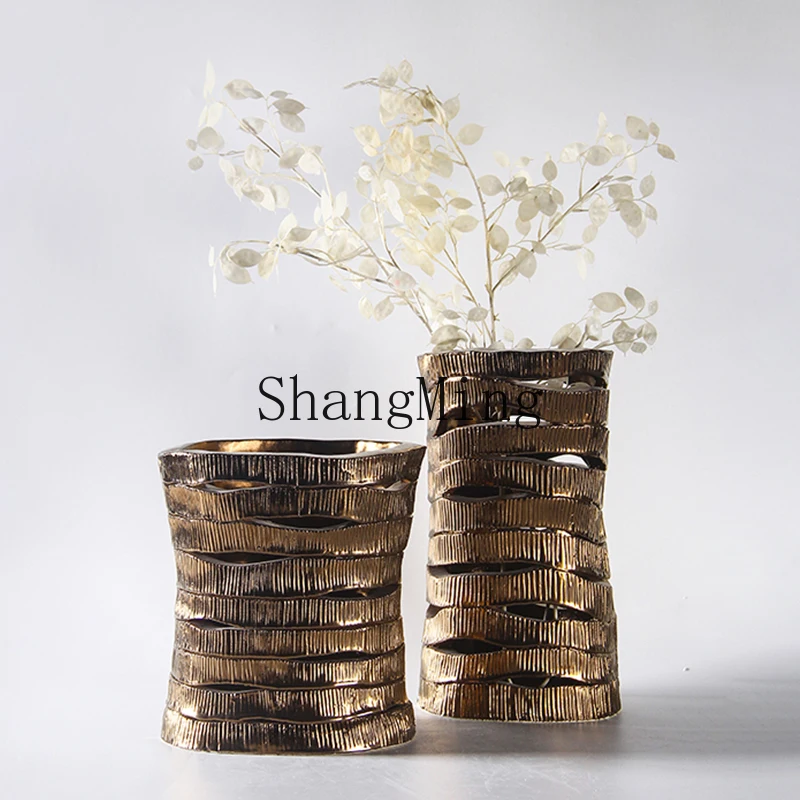 

CL Modern Simple Strip Hollow Metallic Ceramic Vase Ornament Model Room Home Hotel Living Room Bedroom Accessories