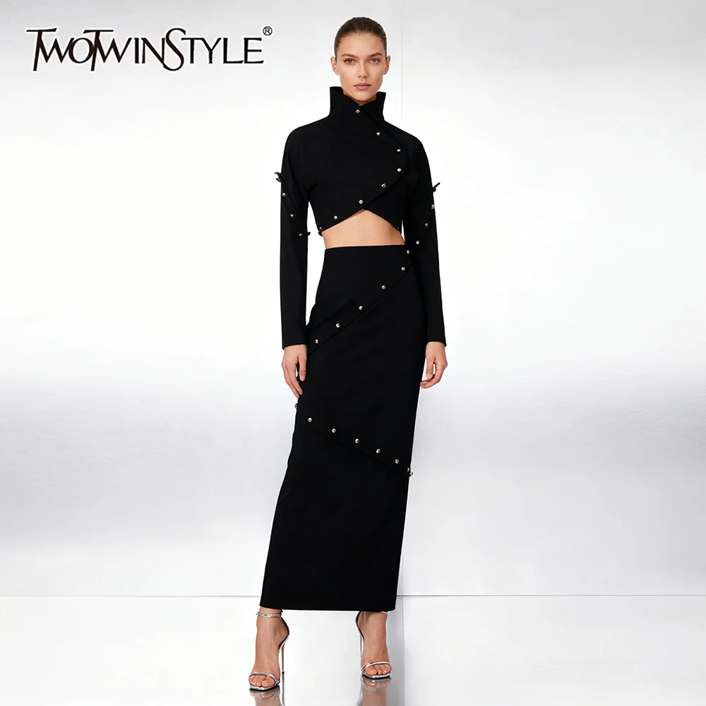 

TWOTWINSTYLE однотонные комплекты из двух предметов с заклепками для женщин, короткий топ с воротником-стойкой и длинными рукавами, комплект юбки с высокой талией, женская одежда