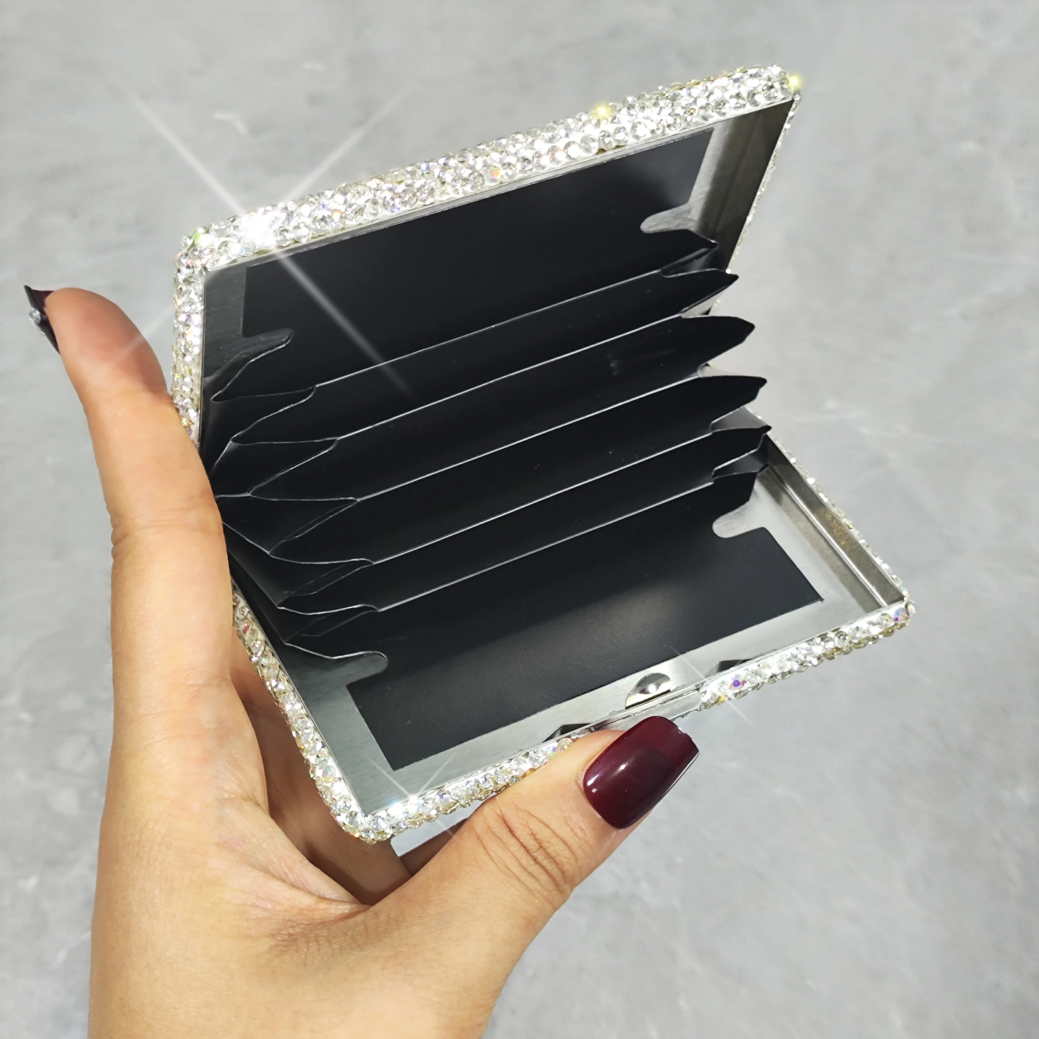 High appearance level stainless steel card holder artificial diamond ultra-thin and compact bank card holder