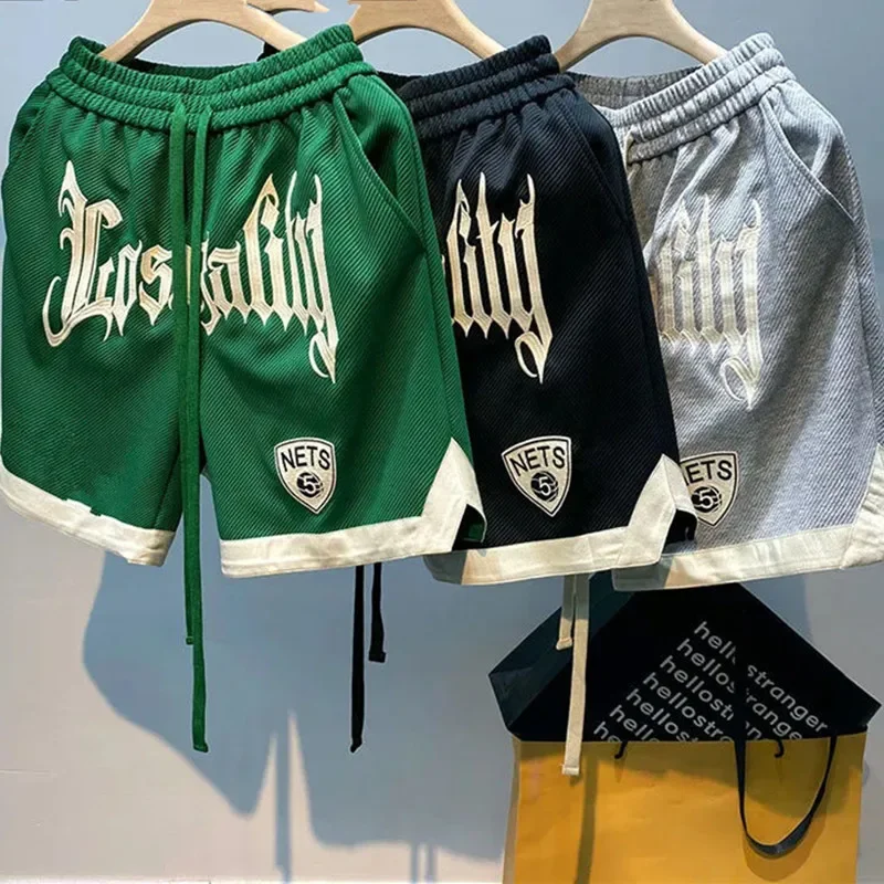 Calça solta de basquete americana, shorts esportivos finos, calça de cinco pontos, marca de moda hip-hop de rua bordada, verão