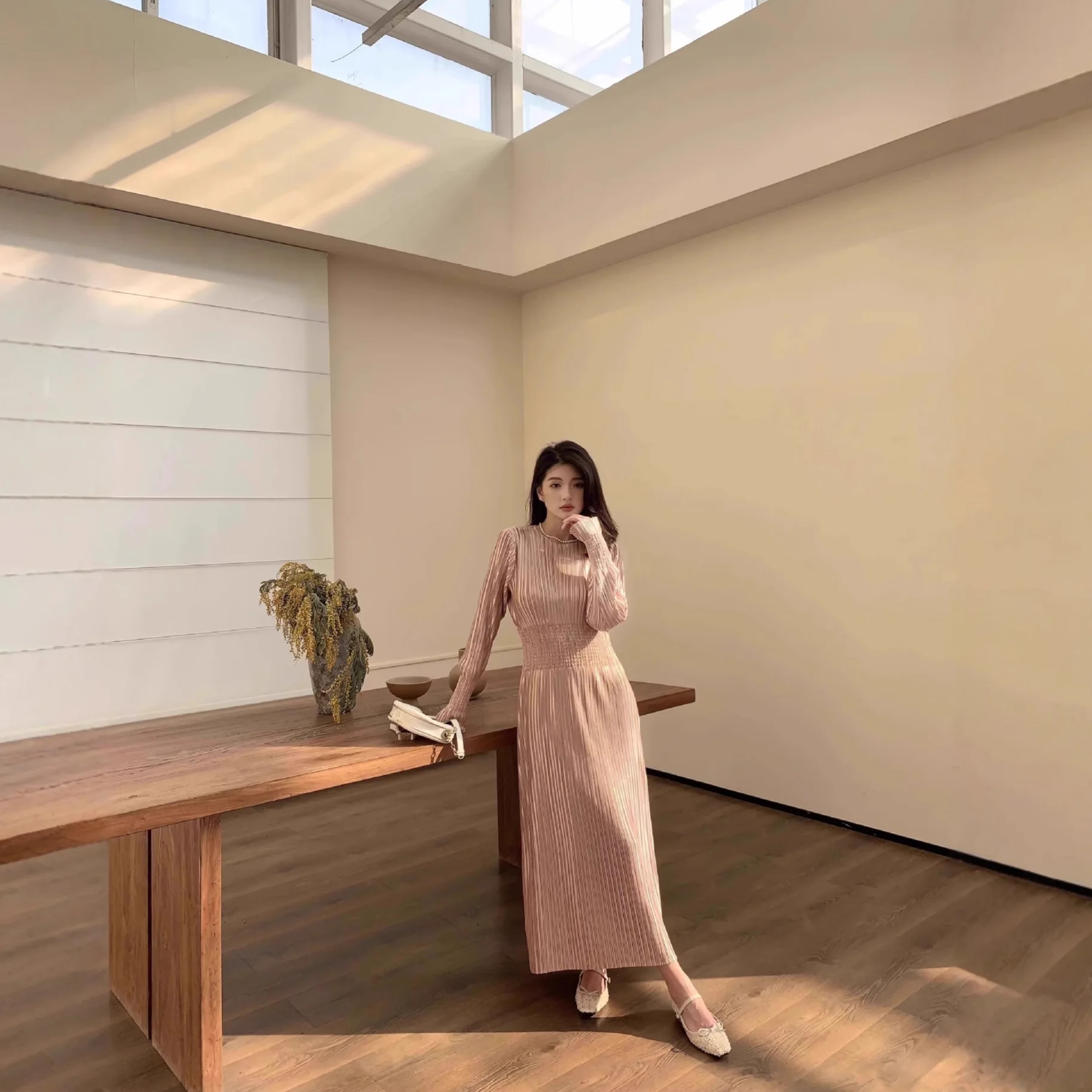 Miyake Pleated 2025 Autumn and Winter New French Dress with Gold Hot Touch, Gentle Wind, Embrace and Waist Cinching, Long Skirt