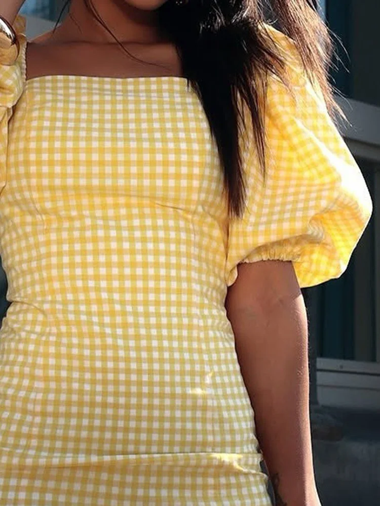 فستان سهرة صيفي بياقة مربعة أنيق للسيدات فستان ضيق ملفوف على الوركين 2025 موضة جديدة فستان قصير بأكمام منتفخة ومطبوع متقلب