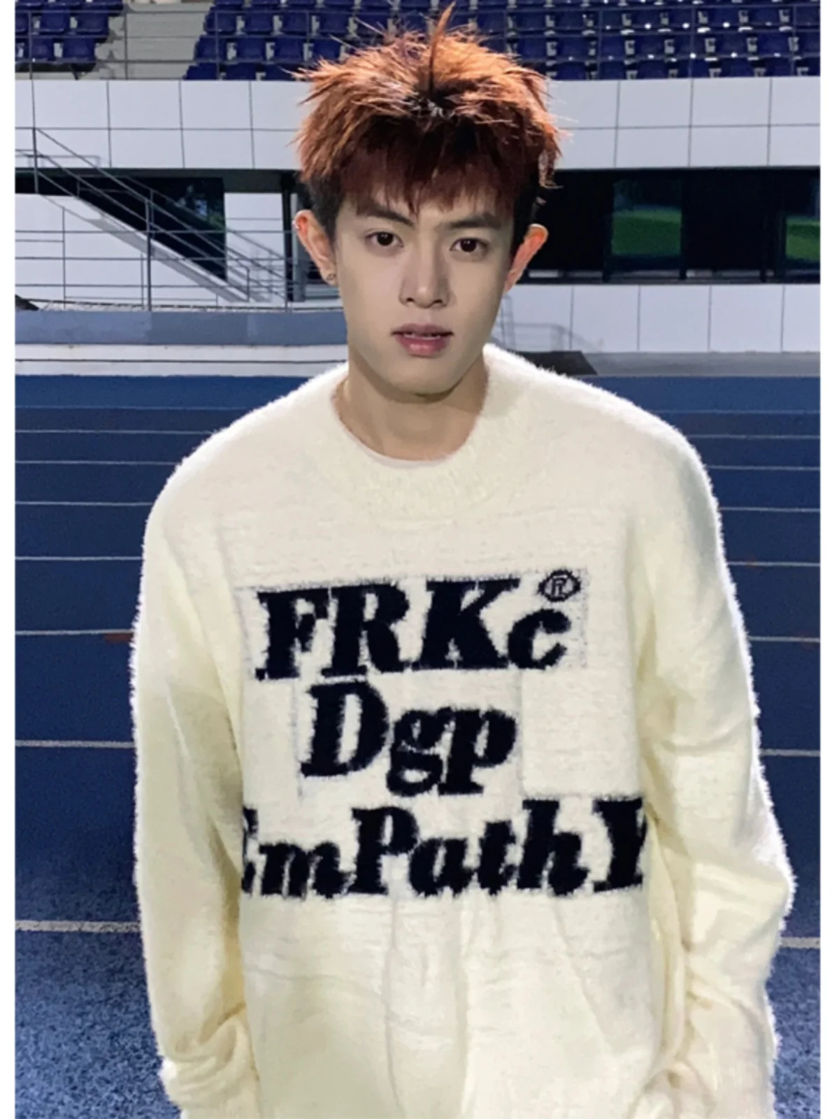 

Мужской зимний белый вязаный свитер с буквенным принтом, мягкий, уютный, с круглым вырезом, повседневный, модный, из полиэфирного волокна, с длинными рукавами