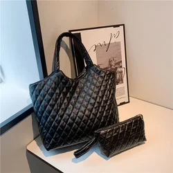 Large Capacity Linggetote Handbag for Women in 2024 New Black Shoulder Bag Fashionable Commuting Letter Handheld Underarm Bag