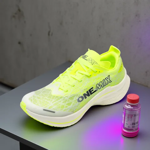 ONEMIX Marathon Carbon Platte Laufschuhe Stoßdämpfung Ultra-licht Sport Schuhe Rebound Technologie Outdoor Männer Turnschuhe